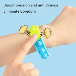 6 BRACCIALETTI ANTISTRESS ARCOBALENO BOLLE ARIA IN SILICONE GIOCO BAMBINI ADULTI