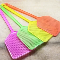 4 PZ PALETTA ABBATTIMOSCHE ABBATTI MOSCHE SCACCIA INSETTI COLORI ASSORTITI 45 CM