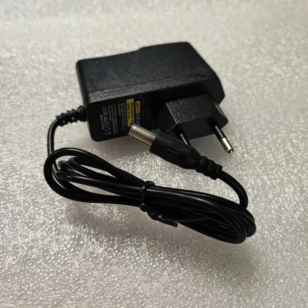 ALIMENTATORE UNIVERSALE 220 V CA A 5V CC ADATTATORE DI ALIMENTAZIONE 2A Q-DC303