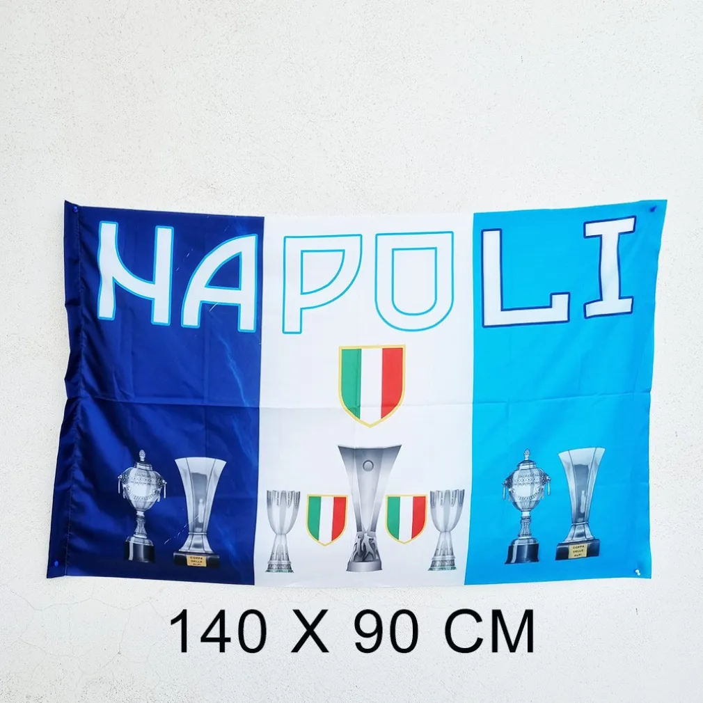 BANDIERA CON COPPE E TROFEI VINTI ITALIA SCUDETTO CALCIO SQUADRA NAPOLI 90x140CM