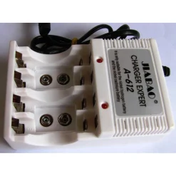 CARICABATTERIE A-612 PER PILE RICARICABILI AA STILO AAA MINI STILO BATTERIE 9 V