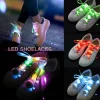 COPPIA DI LACCI PIATTI PER SCARPE COLORATI CON LUCI A LED STRINGHE SNEAKER