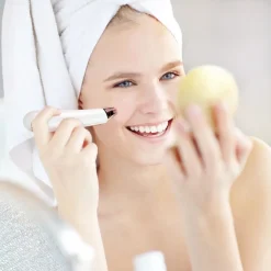 DISPOSITIVO RICARICABILE PER PULIZIA VISO PORI MACCHIE SCURE PUNTI NERI Q-M300