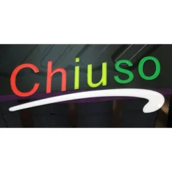 INSEGNA LUMINOSA A LED CON LOGO SCRITTA CHIUSO PER ATTIVITà COMMERCIALE VETRINA