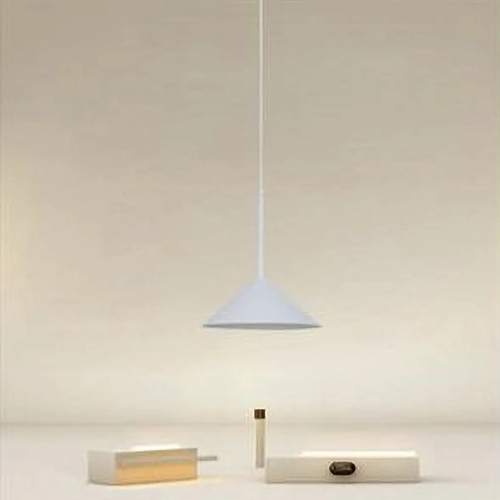 LAMPADARIO A SOSPENSIONE MODERNO CON PARALUME TRIANGOLARE IN FERRO BIANCO E27 33856