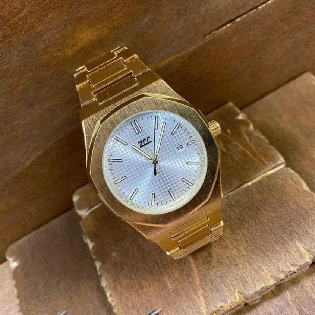 OROLOGIO DA POLSO ZCC UOMO ANALOGICO AL QUARZO DATA ELEGANTE DORATO FONDO BIANCO