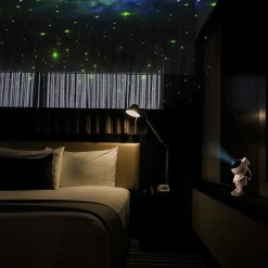 PROIETTORE DI STELLE E GALASSIE ASTRONAUTA LUCE NOTTURNA CON EFFETTI PLANISFERO