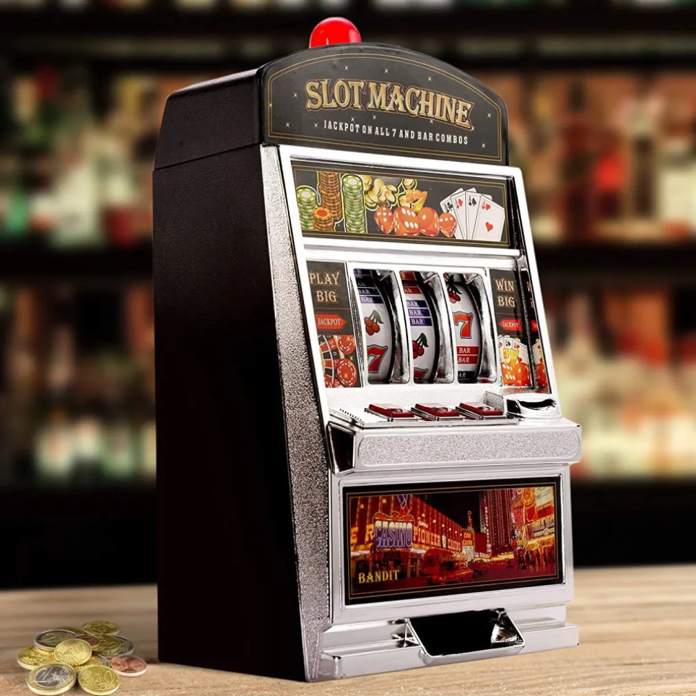 SALVADANAIO A FORMA DI SLOT MACHINE PER RITIRARE I SOLDI DEVI VINCERE IL JACKPOT