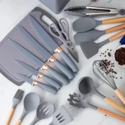 SET DI UTENSILI COLTELLI DA CUCINA DA CHEF DA 19 PEZZI IN SILICONE CON MANICO IN LEGNO