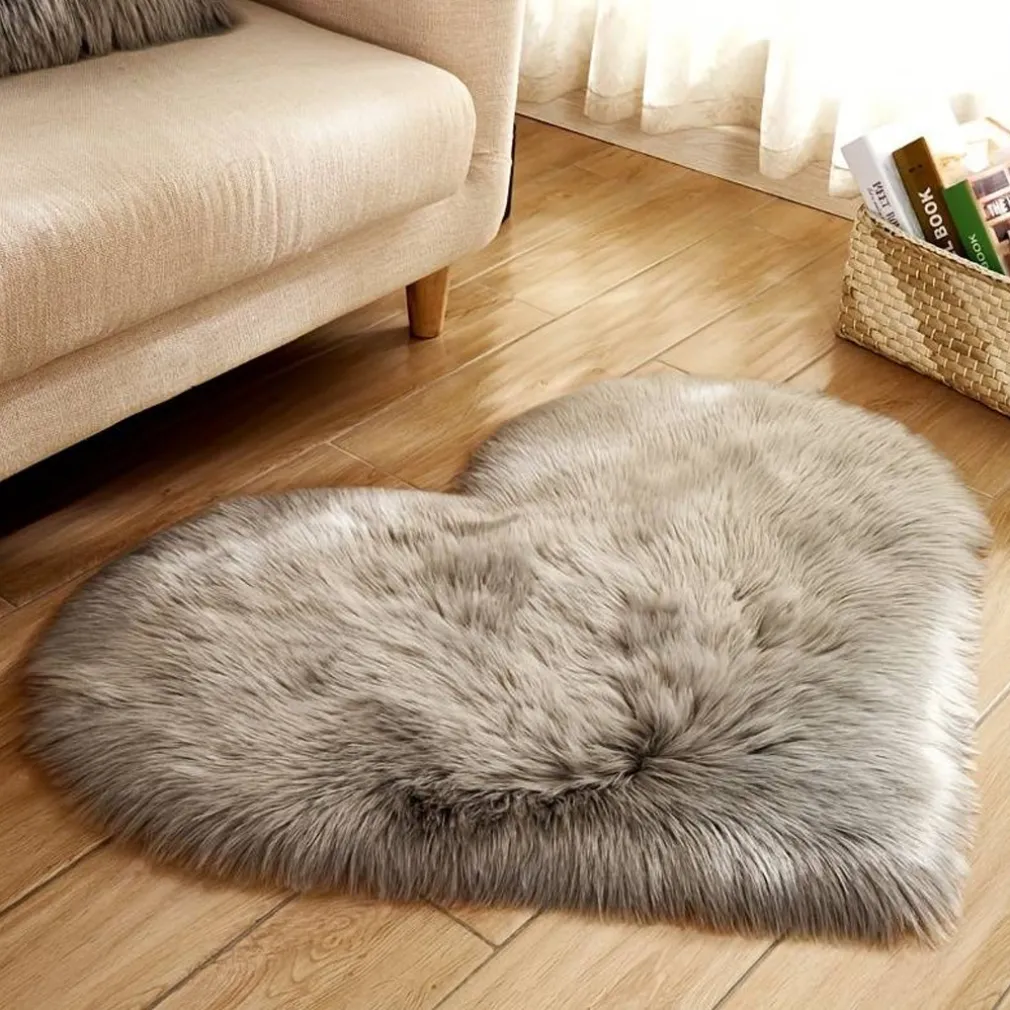 TAPPETO CUTE CUORE PELLICCIA FLUFFY VARI COLORI LIVING STANZA DA LETTO 70X90 CM