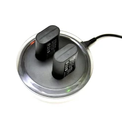 2x BATTERIA RICARICABILE + DI RICARICA DOCK STAZIONE PER XBOX ONE JOYSTICK